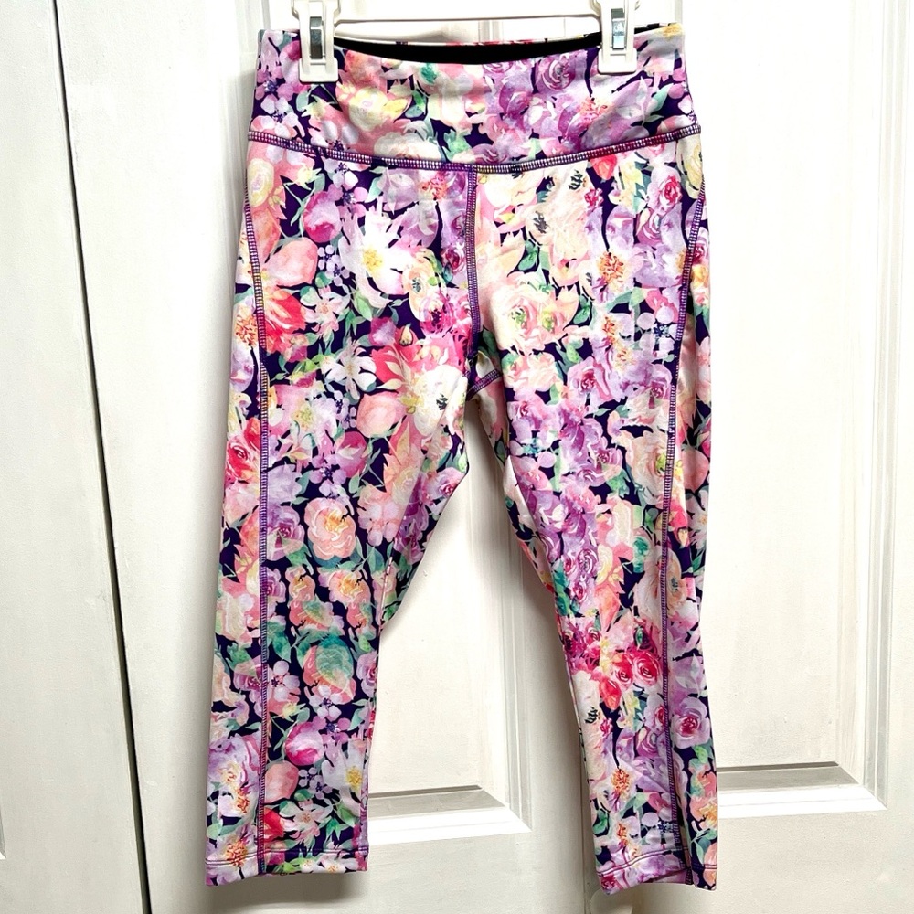LuLaRoe Floral Cropped Leggings in Pink, Purple & Green Active pants Size XS